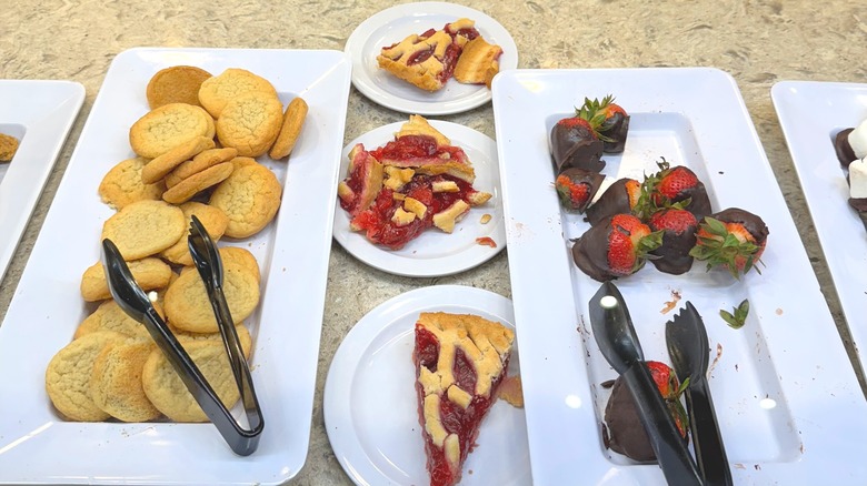 Platters of Golden Corral dessert items