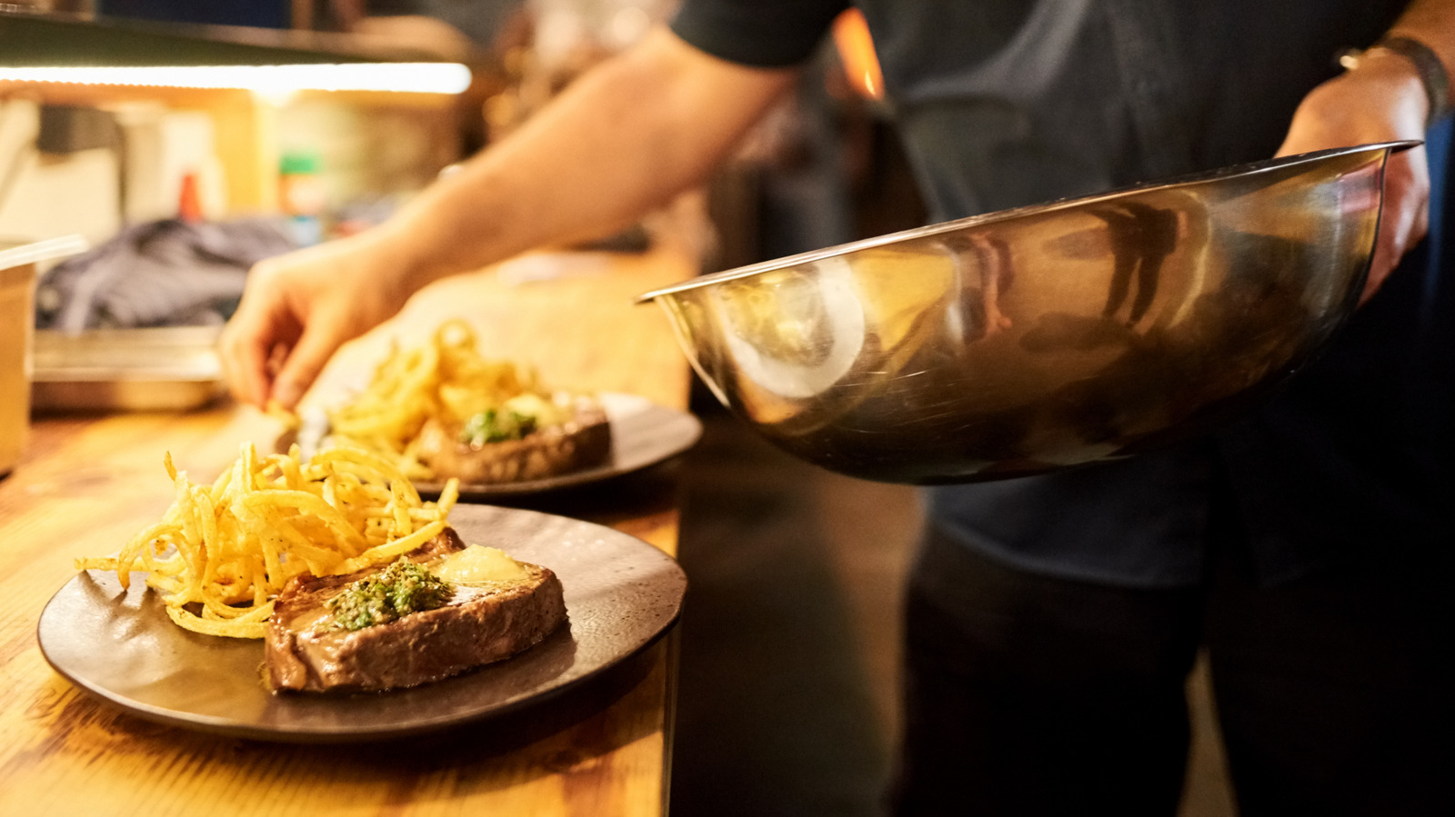 5 Popular Chain Restaurants That Make Food From Scratch