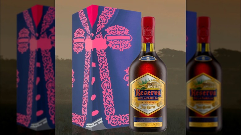 Bottle of Reserva de la Familia next to box