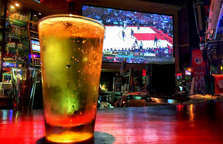 50 Best Sports Bars in America Gallery