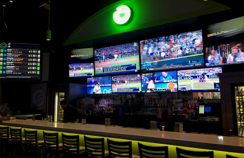 50 Best Sports Bars in America Gallery