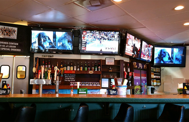 50 Best Sports Bars in America Gallery