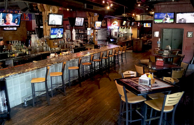 50 Best Sports Bars in America Gallery