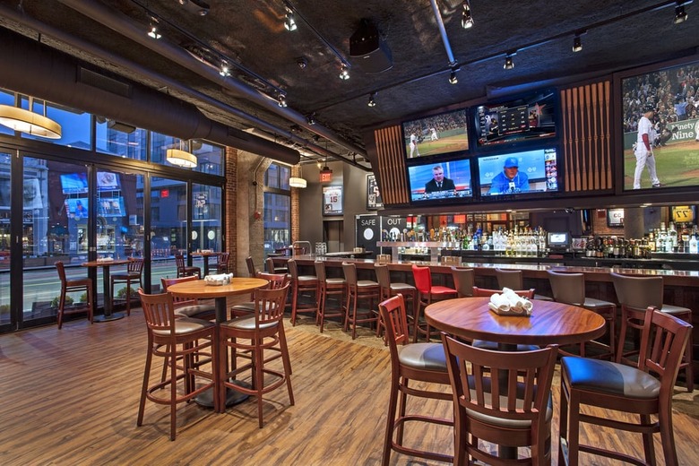 50 Best Sports Bars in America Gallery