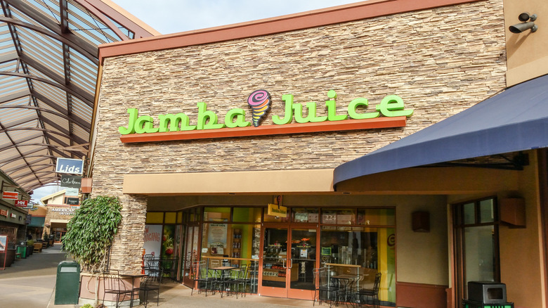 front exterior of Jamba Juice in shopping center