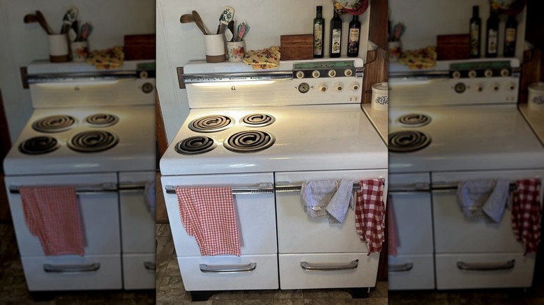 A vintage Philco range in a kitchen