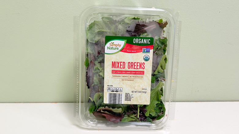 Close up of Aldi's Simply Nature Organic Mixed Greens
