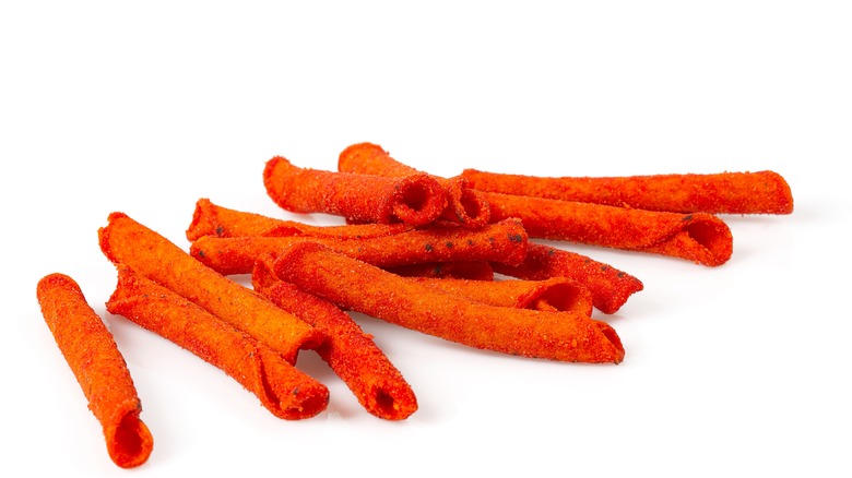 Rolled spicy tortila chips