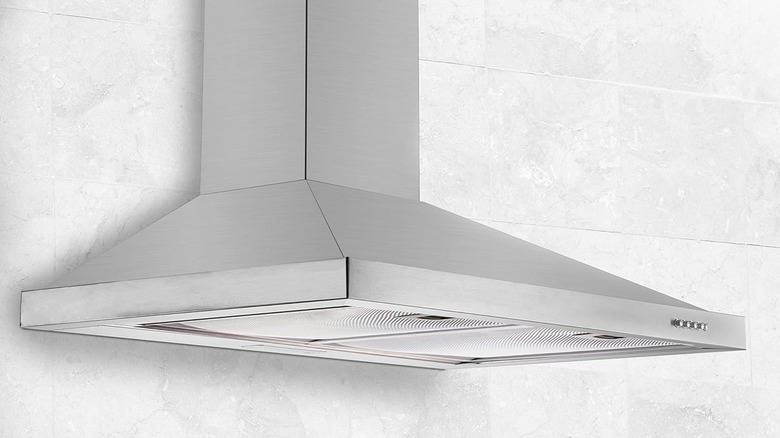A Tieasy Wall Mount Range Hood in stainless steel