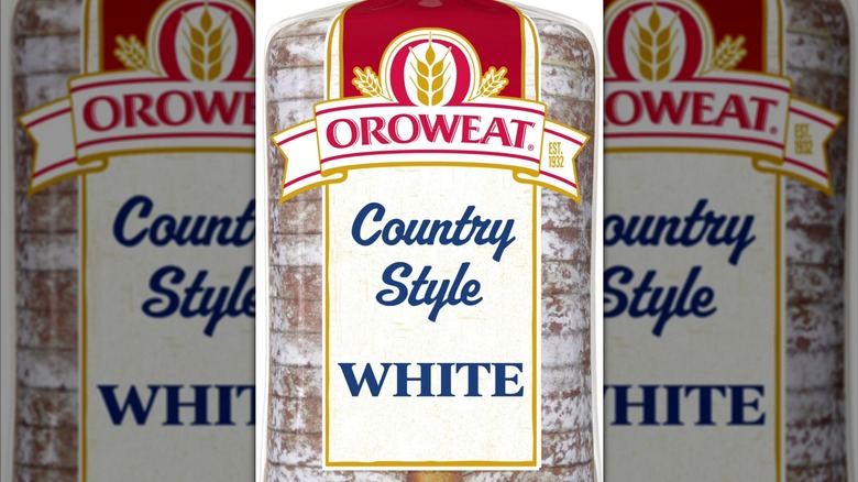 Packaged loaf of Oroweat Country Style white bread