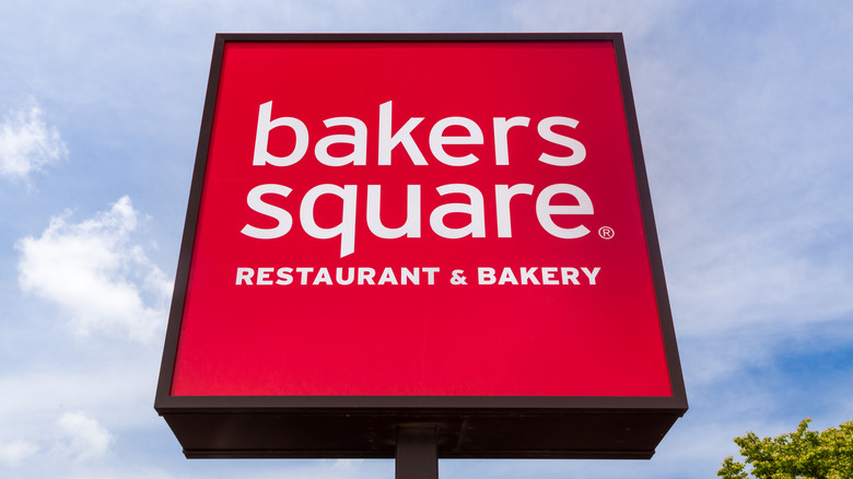 Bakers Square exterior signage