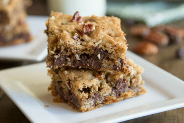 Dinners, Dishes & Desserts — Oatmeal Chocolate Chip Bars