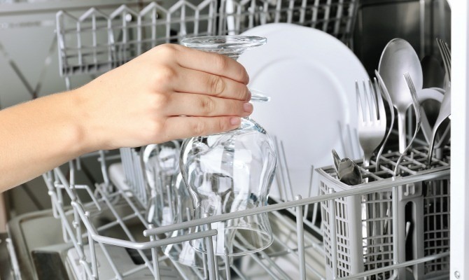 7 Dishwasher Rules to Keep Your Kitchenware Happy