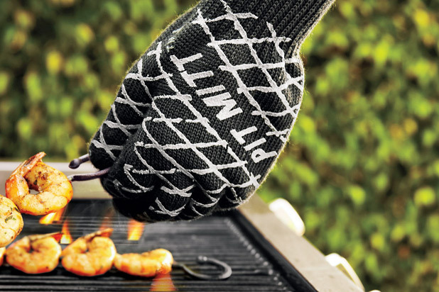 4. Charcoal Companion Barbecue Pit Mitt