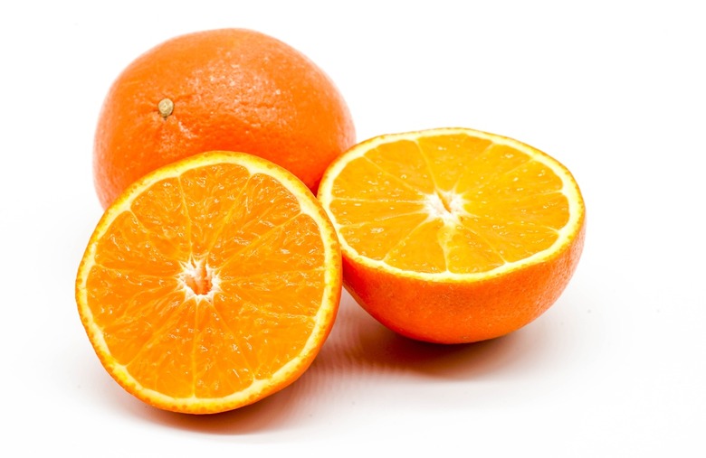 30 Minutes Before a Workout: Eat an Orange