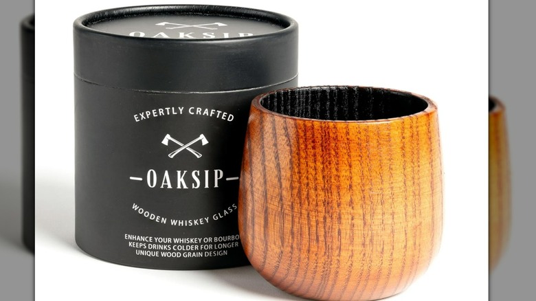 Oaksip glass and case