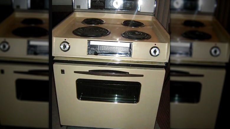 almond colored 70s stove
