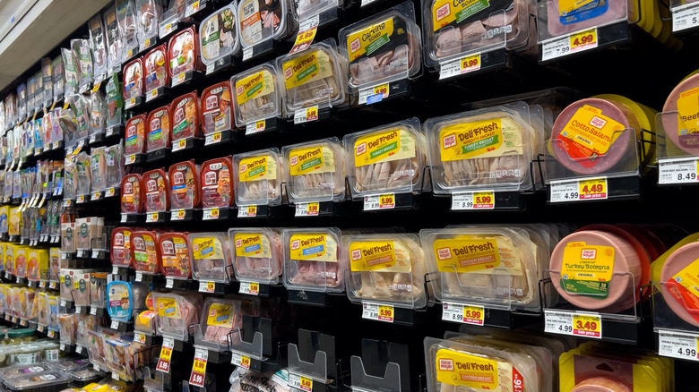 Oscar Mayer deli meat products at grocery store