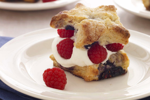 Star-Shaped Blueberry Shortcakes Recipe
