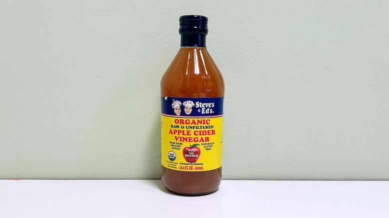 A bottle of Steve and Ed's Organic Raw and Unfiltered Apple Cider Vinegar