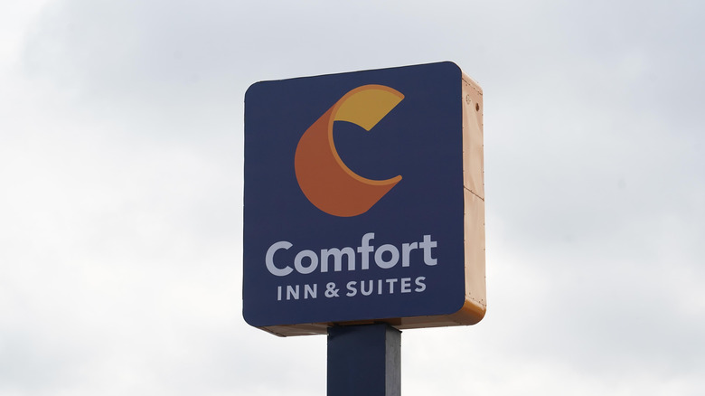 Comfort Inn and Suites sign