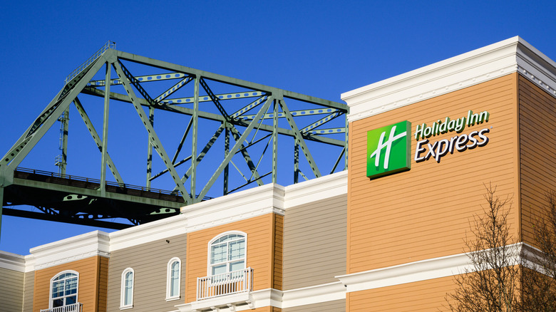 Holiday Inn Express sign