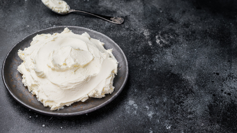 A plate of creamy cheese