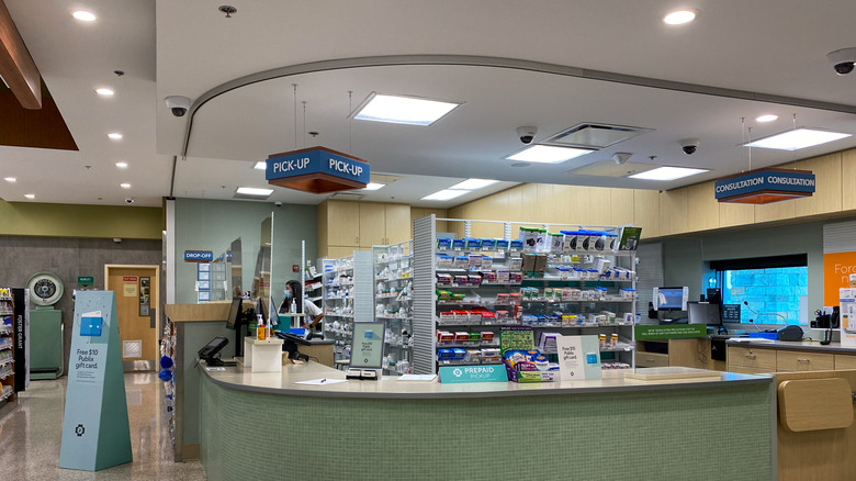 Publix pharmacy counter
