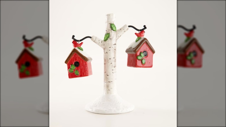 Hanging birdhouse salt & pepper shaker set