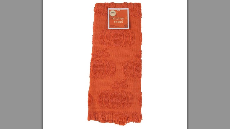 The Perfect Harvest Rectangular Jacquard Pumpkin Kitchen Towel on a white background