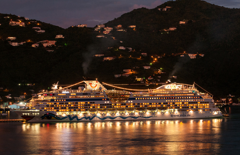 8 Foods to Avoid on a Cruise