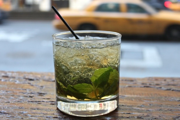 Mint Julep: To Muddle or Not To Muddle?