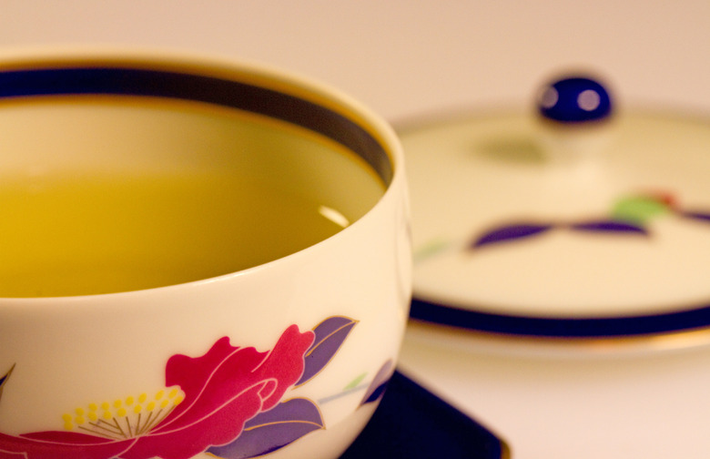 8 Miraculous Things Green Tea Can Do for Your Body