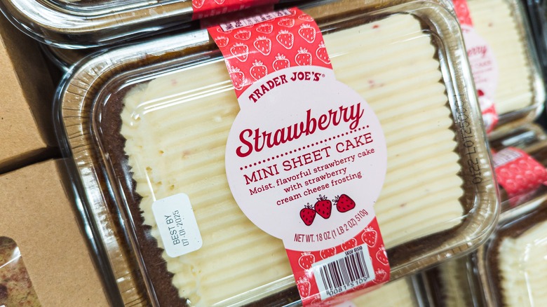 Strawberry mini sheet cake