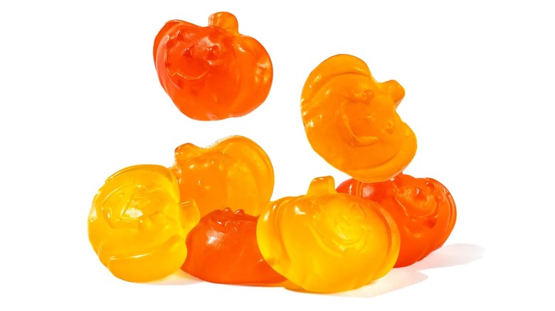 Product image of loose Albanese World's Best fall pumpkin gummies