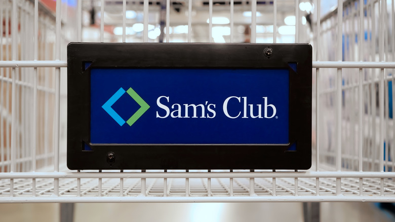 Sam's Club sign on a shopping cart