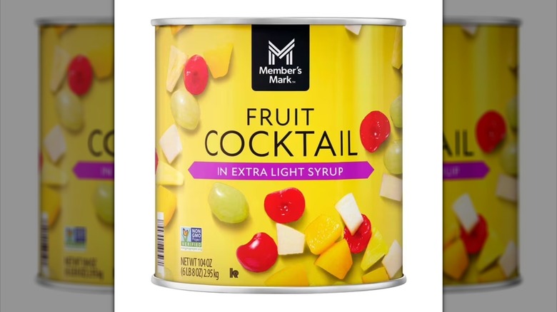 A can of Member's Mark Fruit Mix in Extra Light Syrup