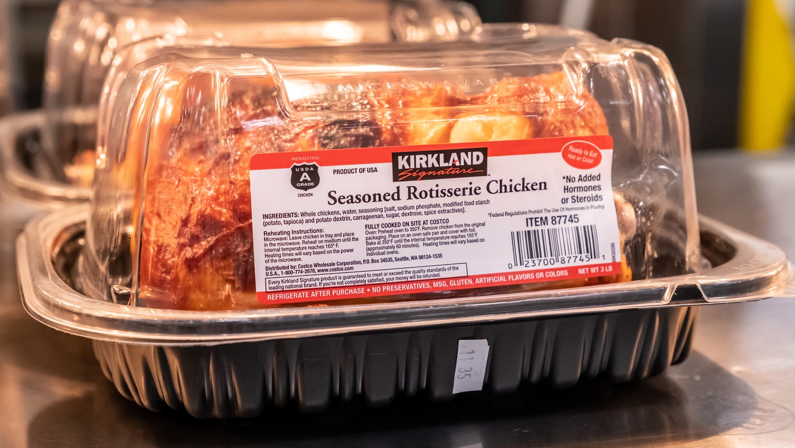 https://www.thedailymeal.com/img/gallery/8-secrets-of-the-4-99-costco-rotisserie-chicken/l-intro-1679928404.jpg