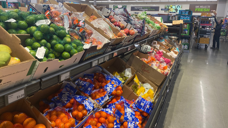 A view of the produce aisle at Aldi