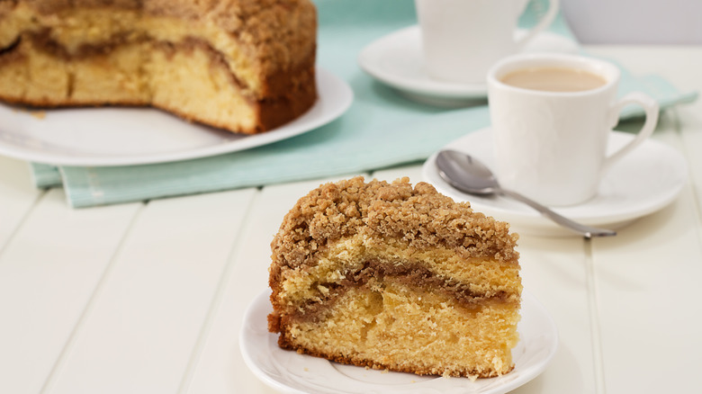 slice of streusel coffee cake 