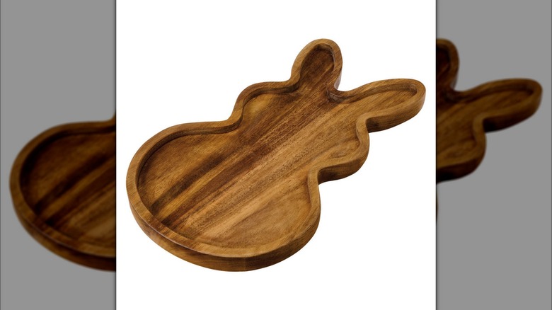 Product image of the Crofton Easter wood board