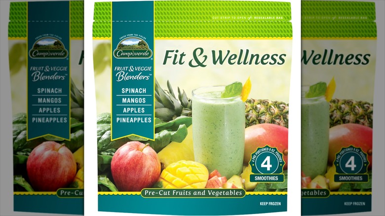 A closeup photo of the package for Campoverde Fit & Wellness Smoothie Mix against a mirrored background