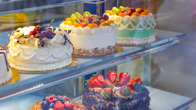 Cake display with decorated cakes