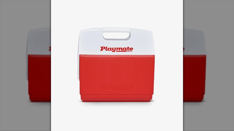 Front view of the Igloo Playmate Elite cooler