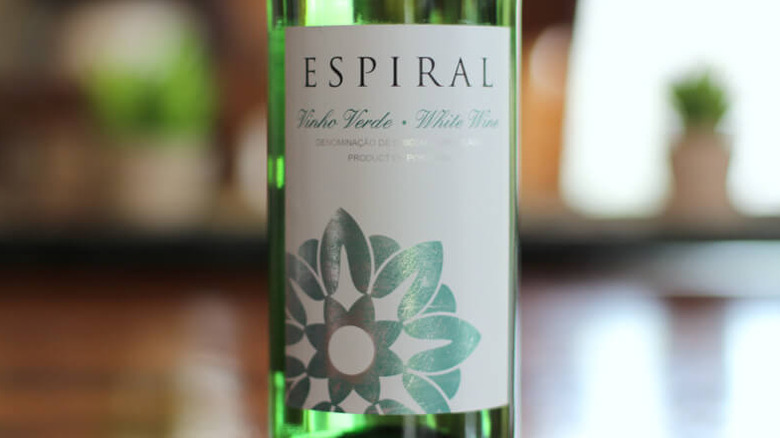 Espiral Vinho Verde wine bottle with a blurred out background