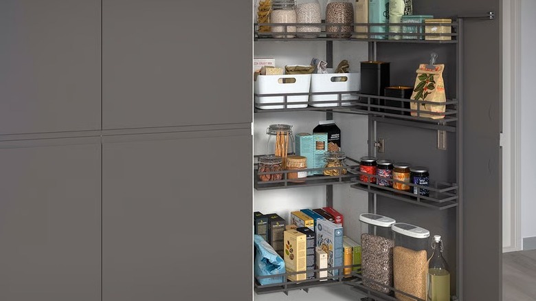 Pull-out pantry organizer