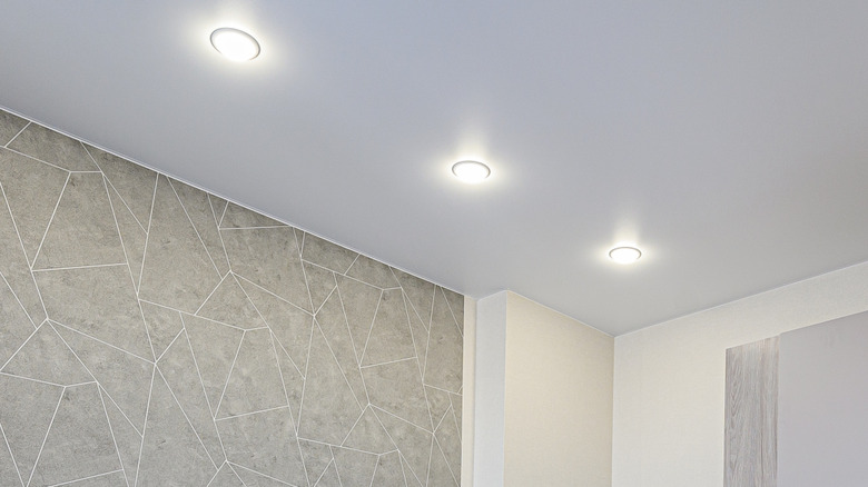 Recess lighting in a kitchen