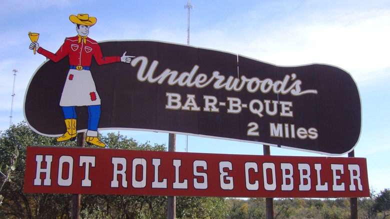 Sign for Underwood's B-B-Q
