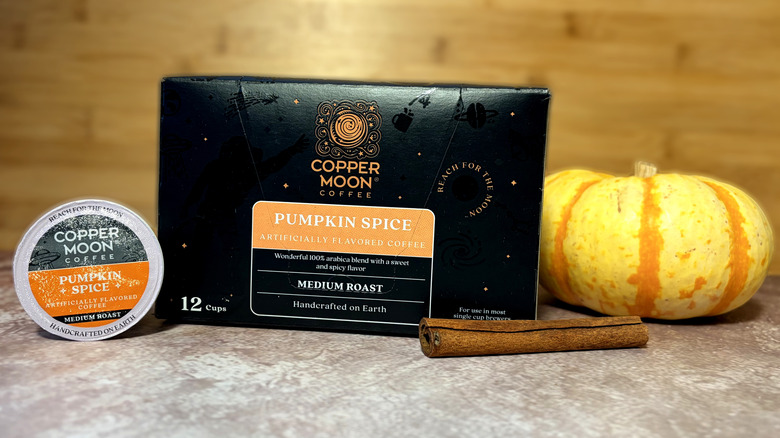 package and pod of copper moon pumpkin spice coffee