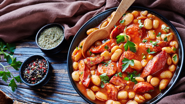 Baked beans with sausage